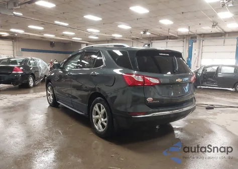 2018 Chevrolet Equinox Premier z USA, uszkodzony, nr VIN 2GNAXVEV5J6247676